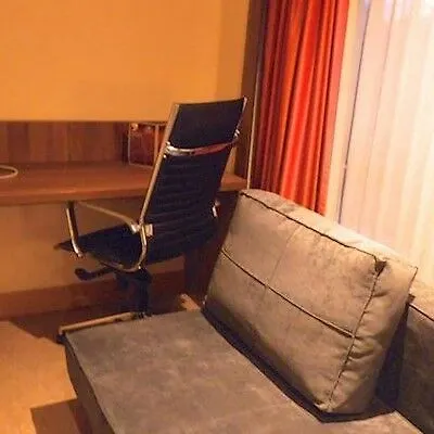 Ramada Hounslow - Heathrow East 3*,